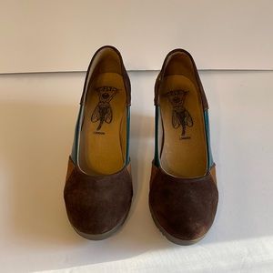 Fly London Heels. Size 39(8.5). Brown and blue. In GREAT condition!